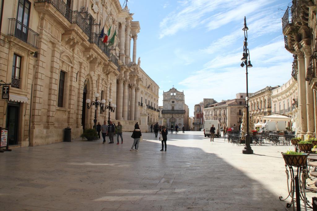 La Casa Di Ilde Al Duomo - Ortigia Holidays Сиракузы Экстерьер фото
